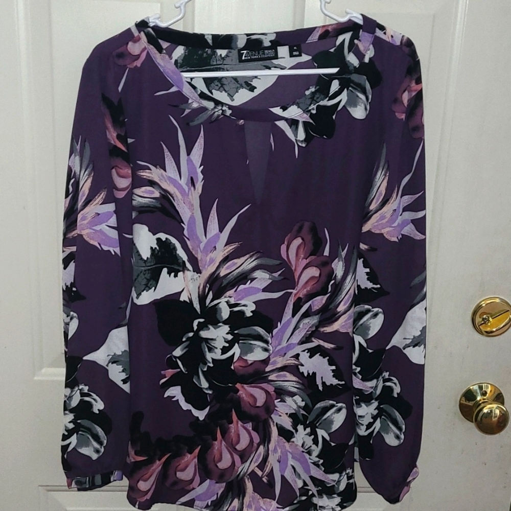 7th Avenue New York & Company M Purple Floral Key Hole High Low Blouse